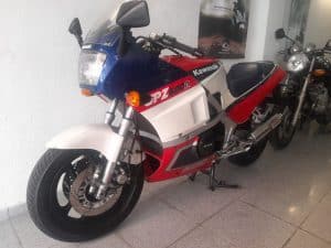 Kawasaki GPz 600 R