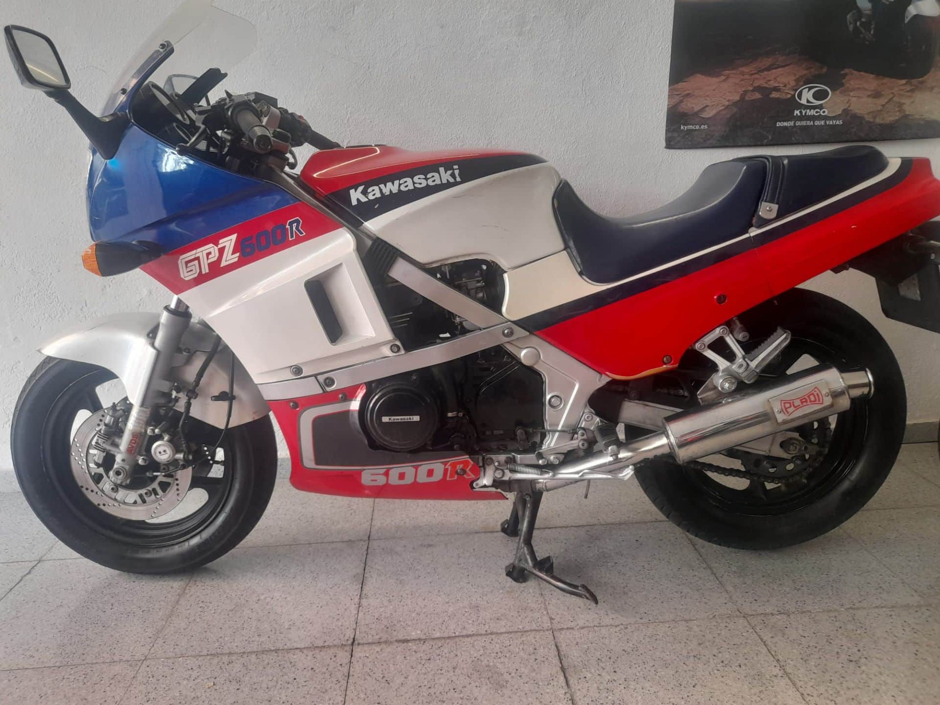 Kawasaki GPz 600 R