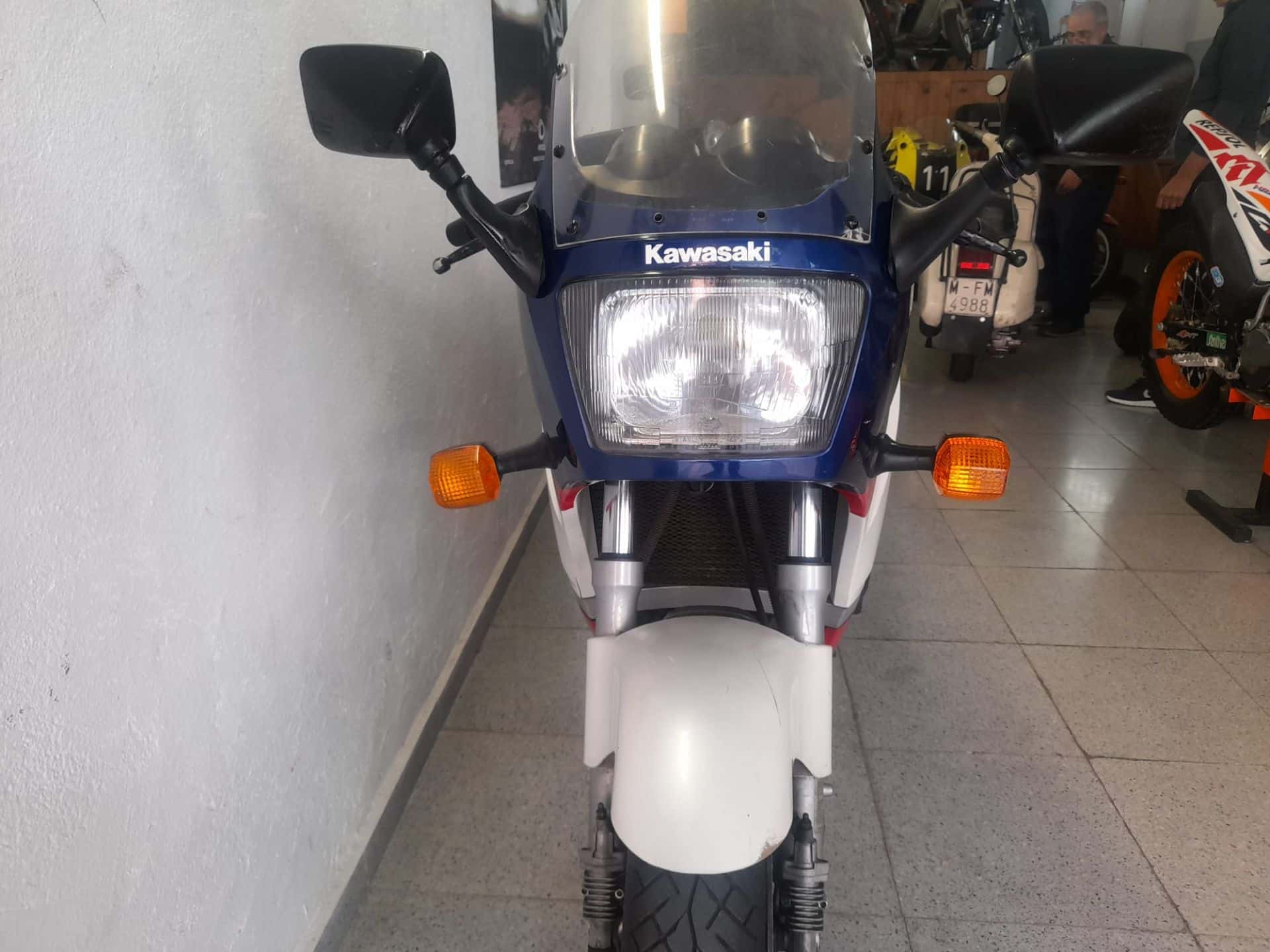 Kawasaki GPz 600 R