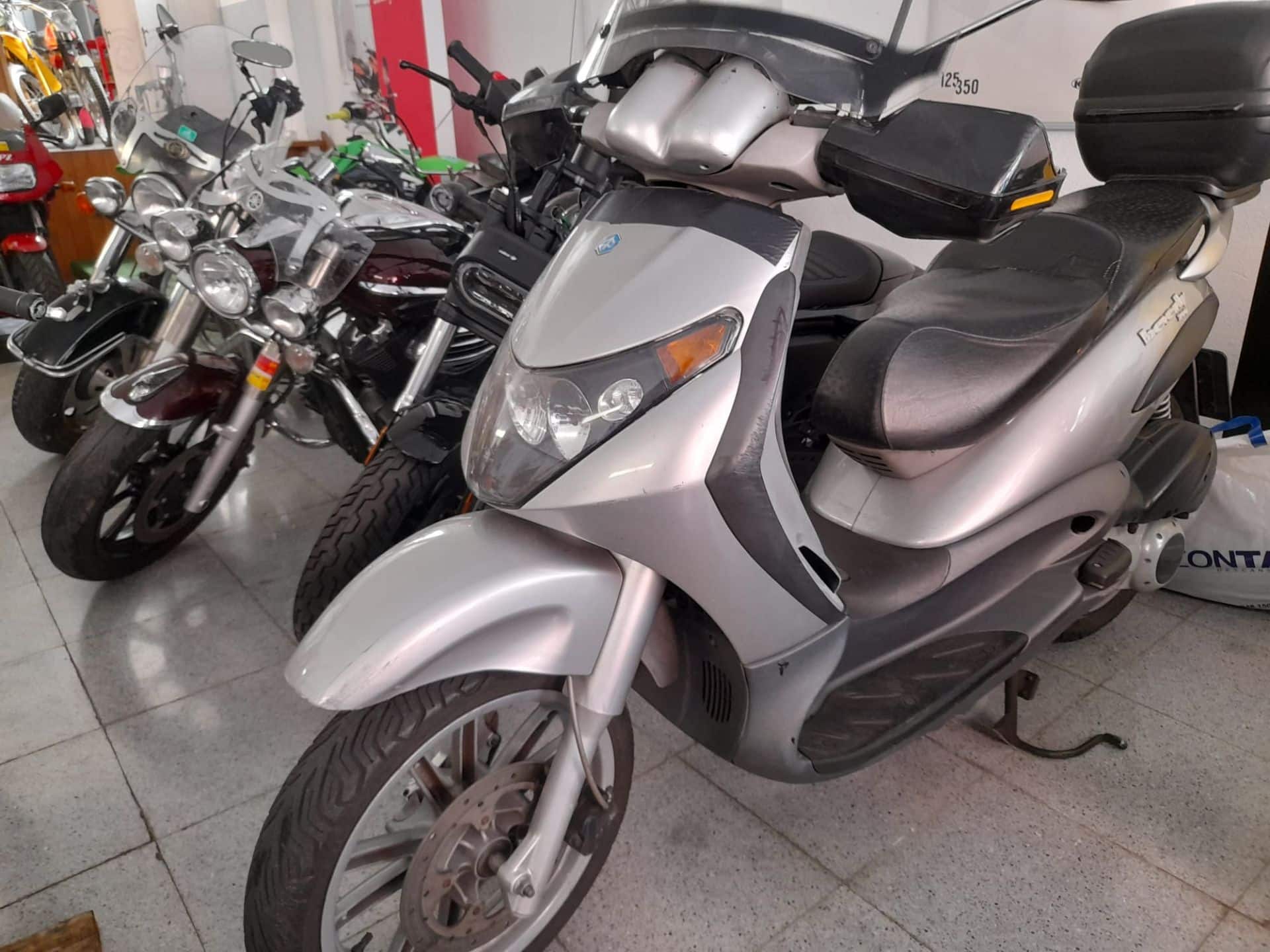 Piaggio Beverly 200 (2002 – 03)