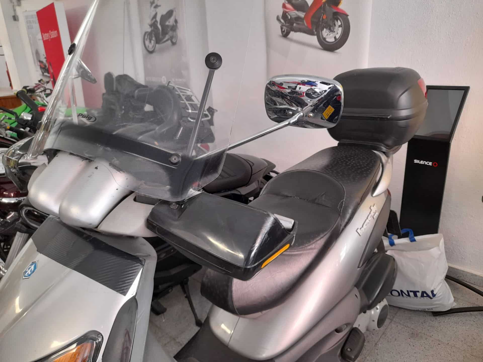 Piaggio Beverly 200 (2002 – 03)
