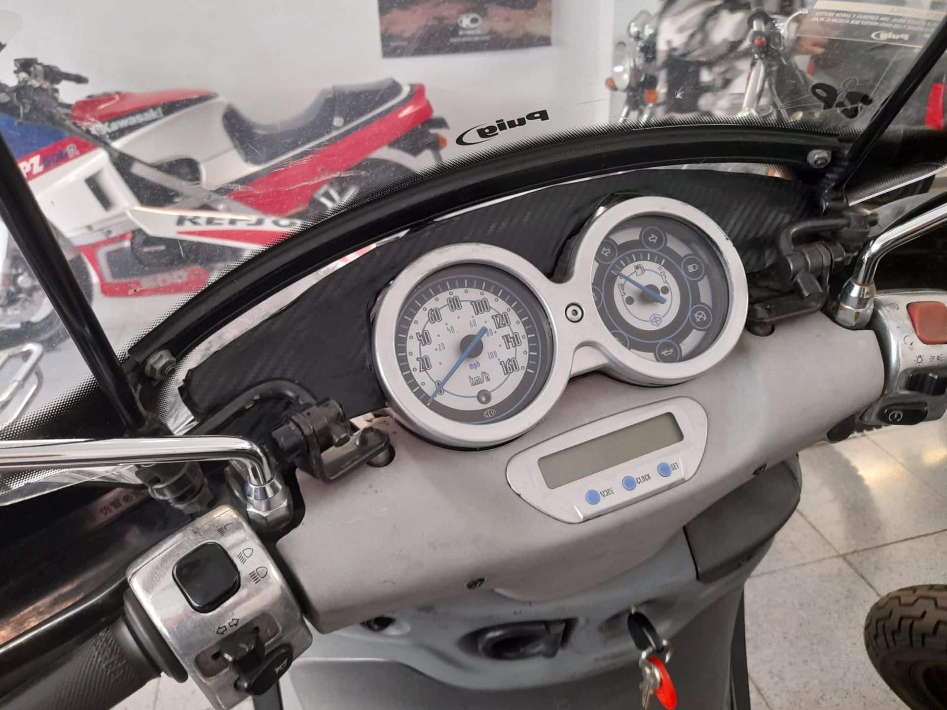 Piaggio Beverly 200 (2002 – 03)