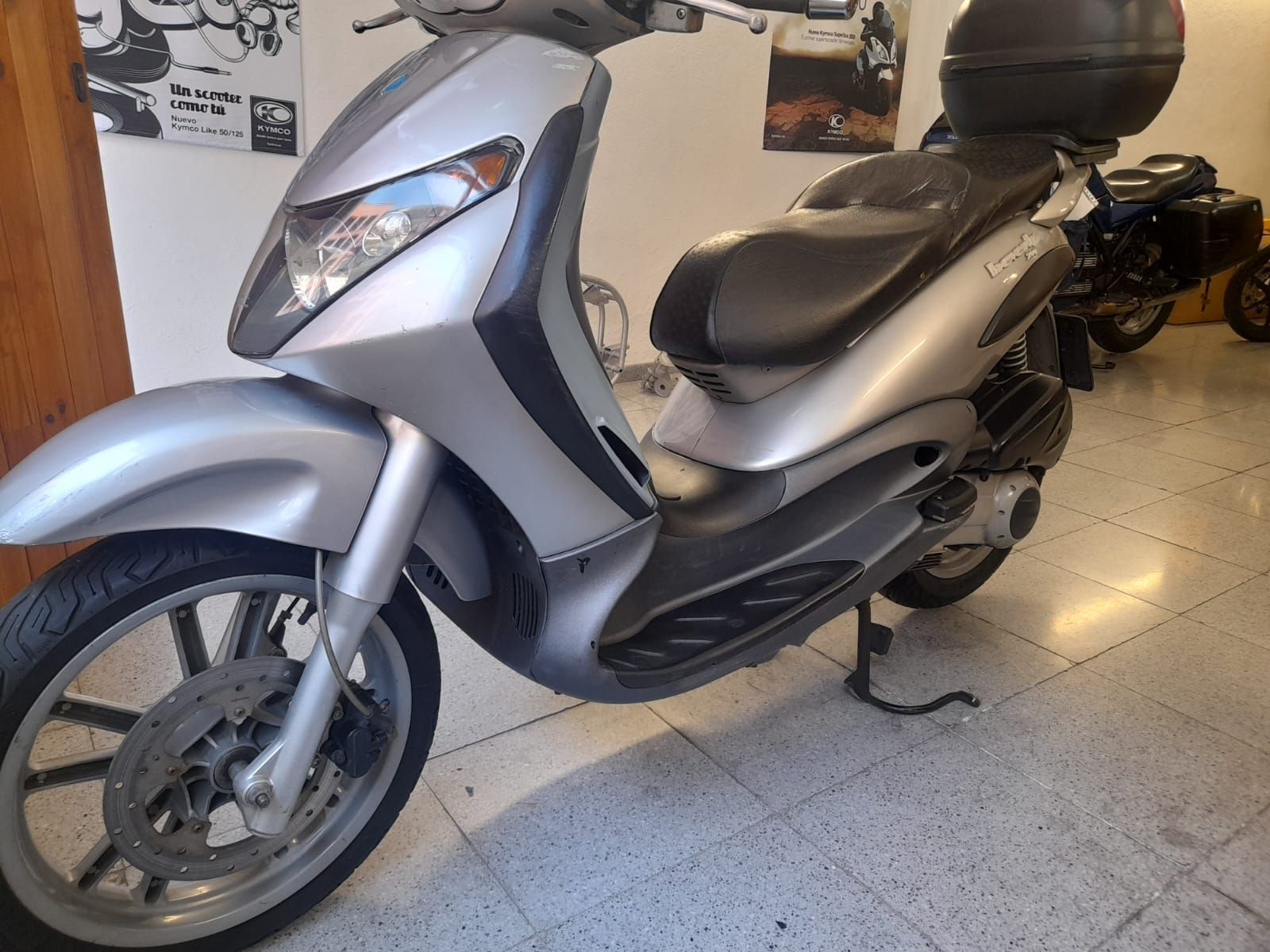 Piaggio Beverly 200